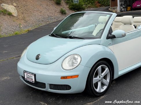 Used 2010 Volkswagen Beetle Final Edition FWD image 35