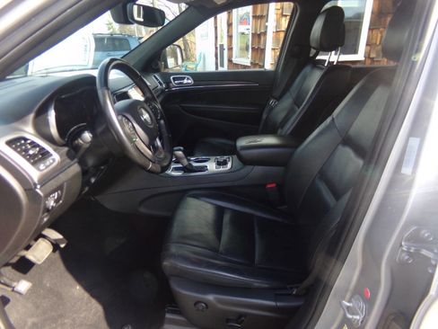 Used 2019 Jeep Grand Cherokee Limited image 22