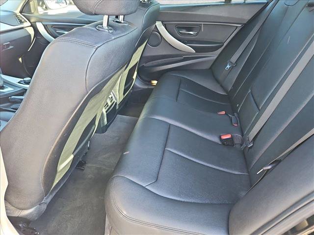 Used 2016 BMW 320i Sedan RWD image 18