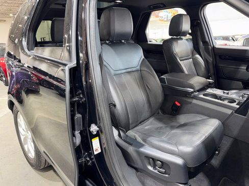 Used 2018 Land Rover Discovery SE image 63