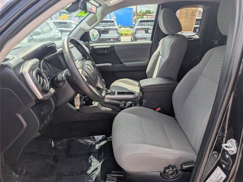 Used 2022 Toyota Tacoma SR5 RWD image 15