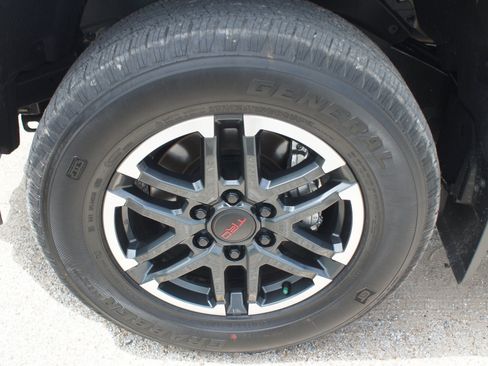 Used 2026 Toyota Tacoma TRD Sport w/ TRD Sport Premium Package AWD/4WD image 26