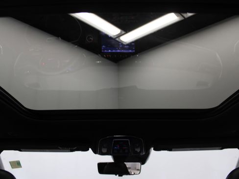 Used 2024 Jeep Grand Cherokee L Limited w/ Luxury Tech Group II image 18