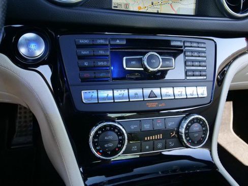 Used 2016 Mercedes-Benz SL 550 image 19