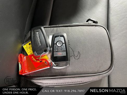 Used 2023 Ford Bronco Badlands image 48