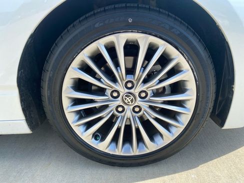 Used 2022 Toyota Avalon Limited w/ Advanced Safety Package FWD image 29