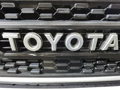Used 2021 Toyota Tacoma TRD Sport w/ TRD Premium Sport Package AWD/4WD image 8