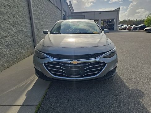 Used 2024 Chevrolet Malibu LT image 2
