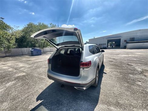 Used 2023 Volkswagen Atlas SE image 25