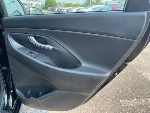 Used 2018 Hyundai Elantra GT FWD image 19