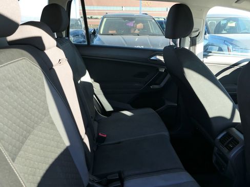 Used 2021 Volkswagen Tiguan S image 30