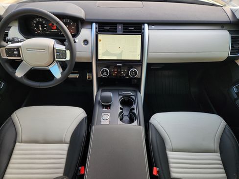 New 2026 Land Rover Discovery Limited Edition AWD/4WD image 22