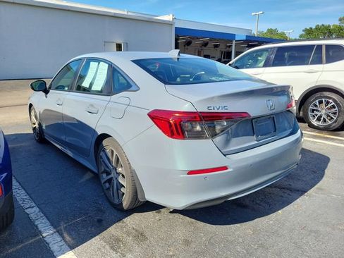 Used 2023 Honda Civic Touring image 4