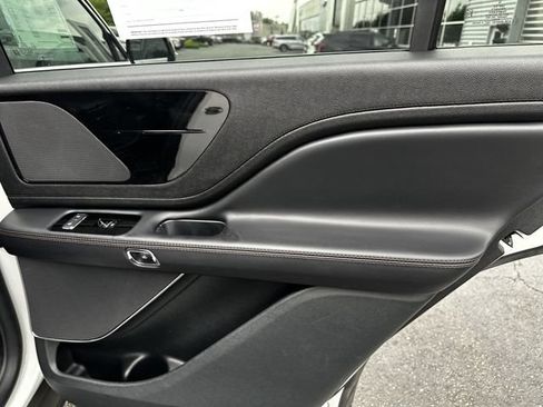 Certified 2023 Lincoln Aviator AWD w/ Premium Package image 41