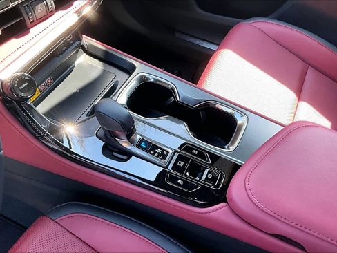 Used 2025 Lexus NX 250 FWD w/ Towing Package (2000 Lbs) image 17