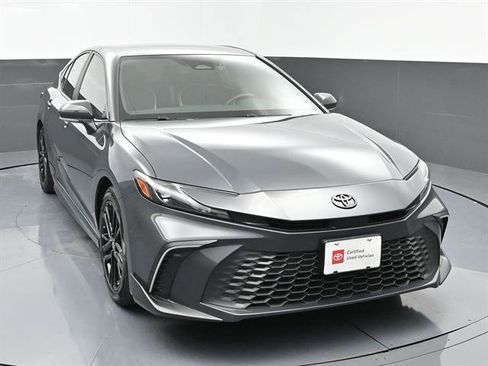 Certified 2025 Toyota Camry SE w/ Convenience Package image 3