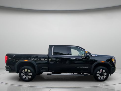 Used 2024 GMC Sierra 2500 Denali w/ Denali Reserve Package AWD/4WD image 32