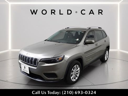 Used 2021 Jeep Cherokee Latitude image 3