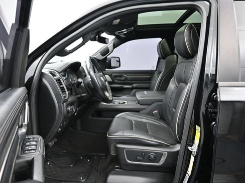 Used 2020 RAM 1500 Limited w/ Black Appearance Package AWD/4WD image 9