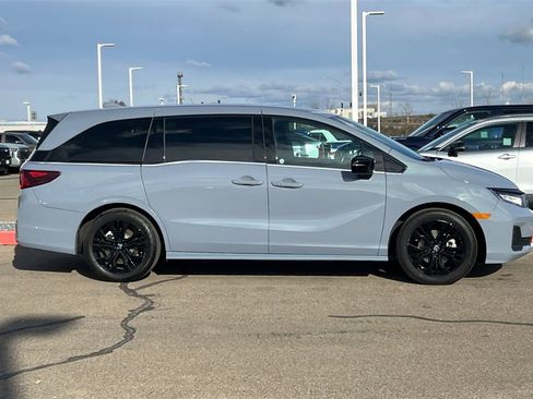 Used 2025 Honda Odyssey Sport-L image 3