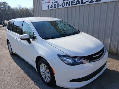 Used 2017 Chrysler Pacifica Touring w/ Tire & Wheel Group