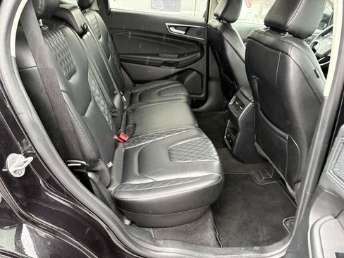 Used 2024 Ford Edge Titanium image 17