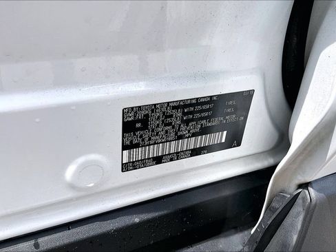 Used 2019 Toyota RAV4 LE FWD image 28