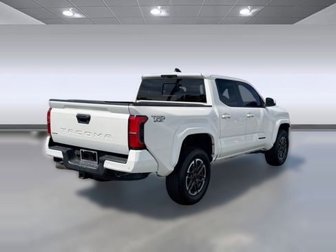 Used 2024 Toyota Tacoma TRD Sport w/ TRD Sport Upgrade Package image 9