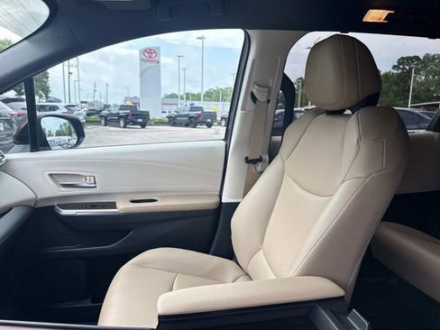 Used 2024 Toyota Sienna XLE image 20