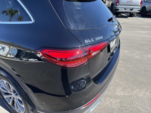 Used 2025 Mercedes-Benz GLC 300 image 11