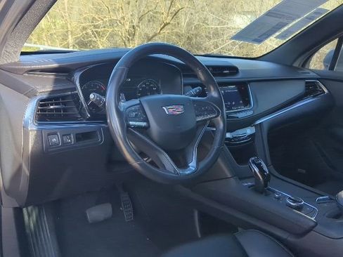 Used 2021 Cadillac XT6 Luxury image 4