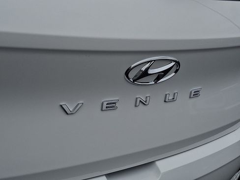 New 2026 Hyundai Venue SEL image 17