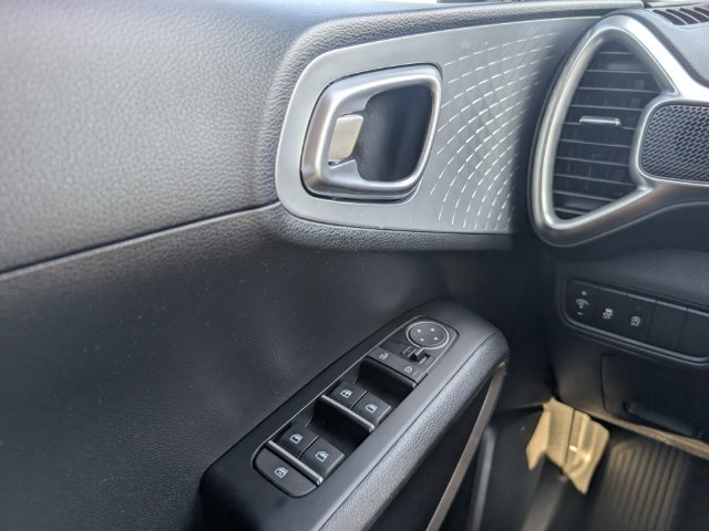 Certified 2024 Kia Soul LX w/ Option Group 015 FWD image 17