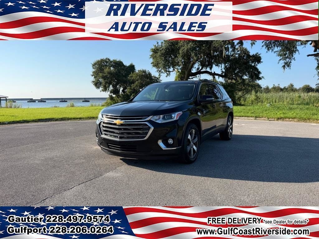 Used 2021 Chevrolet Traverse LT w/ LT Premium Package AWD/4WD image 1