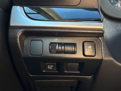 Used 2017 Subaru Crosstrek 2.0i Limited image 22