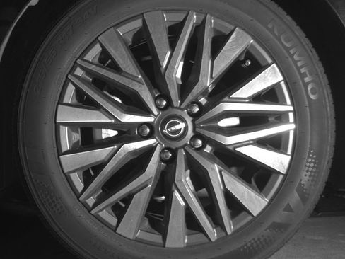 Used 2025 Nissan Altima 2.5 SV image 12