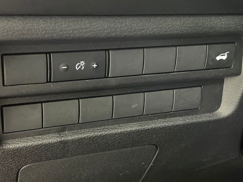 Used 2025 Mitsubishi Outlander SE AWD/4WD image 44