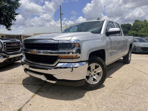Used 2018 Chevrolet Silverado 1500 LT RWD image 2