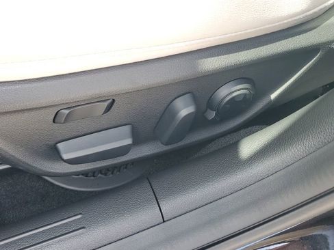 Used 2025 Genesis G70 3.3T Advanced RWD image 16