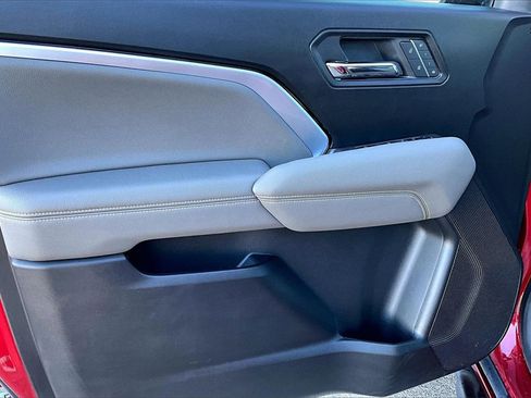 Used 2023 Chevrolet Colorado ZR2 w/ ZR2 Convenience Package III image 18