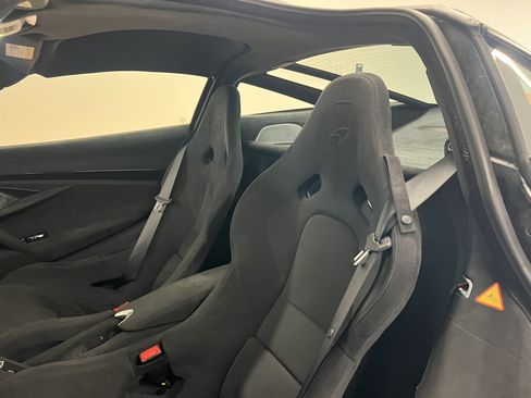 Used 2025 McLaren 750S RWD image 36