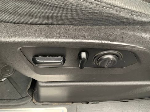 Used 2019 Chevrolet Silverado 1500 LT Trail Boss AWD/4WD image 17