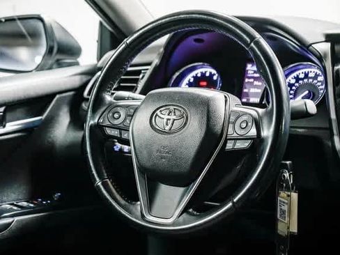 Certified 2019 Toyota Camry SE image 15