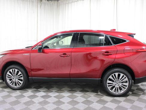 Used 2021 Toyota Venza Limited image 36