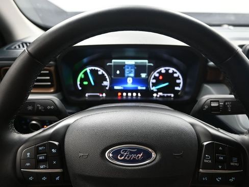Used 2024 Ford Maverick Lariat FWD image 16
