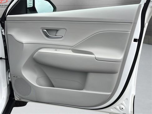 Used 2024 Hyundai Kona Limited image 29