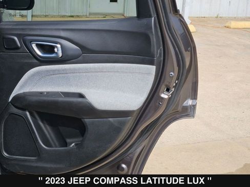 Used 2023 Jeep Compass Latitude w/ Sun and Sound Group AWD/4WD image 27