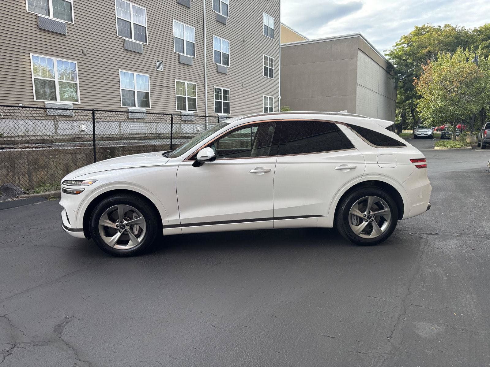 Used 2026 Genesis GV70 2.5T Advanced AWD/4WD image 3