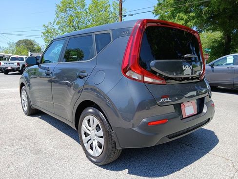 Used 2022 Kia Soul LX FWD image 8