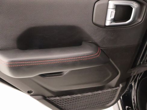 Used 2023 Jeep Gladiator Rubicon w/ Cold Weather Group image 18